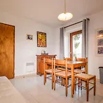 Apartment 2 Bedroom Stunning In Brustico Carcheto