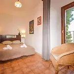 2 Bedroom Stunning In Brustico Apartment Carcheto